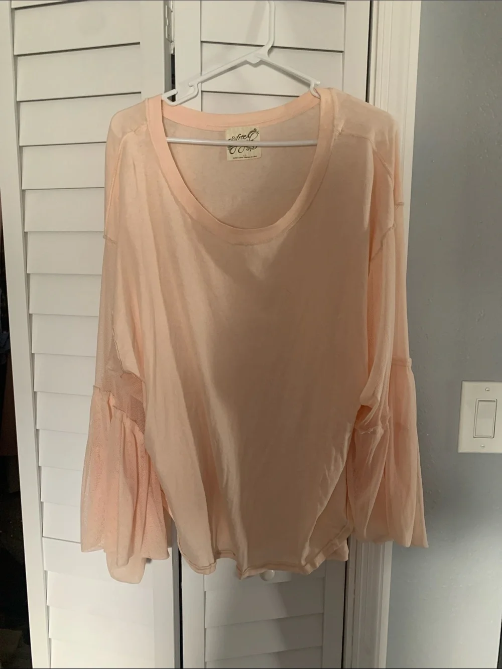 Free People Cropped Bell-Sleeve Top in Blush